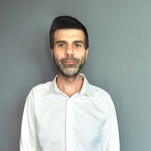 Петър Николов