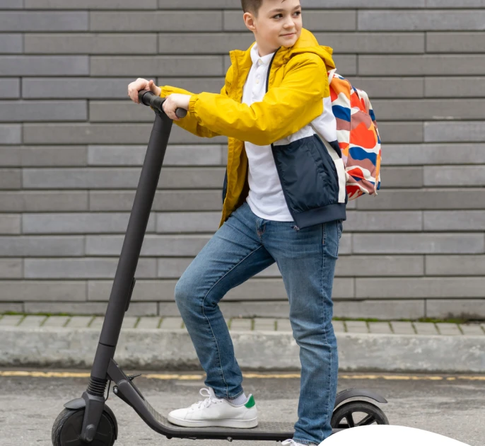 Пътна безопасност за ученици, които карат колелета и тротинетки – какво показа анкетата