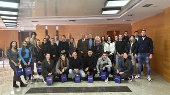 УНСС и ЛЕВ ИНС стартираха своя партньорски проект Кариера 360 ° с изнесено обучение в офиса на застрахователната компания