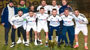 ФК „ЛЕВ ИНС“ на върха след безупречна кампания в Бизнес Висша Лига