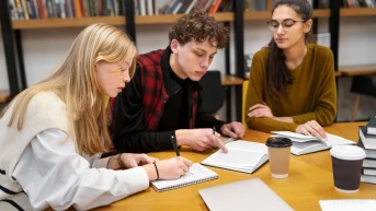 **ЛЕВ ИНС** ще бъде партньор на студентското състезание **SkillUp Arena 2026**