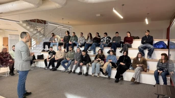 Студенти от УНСС се включиха в третия етап на образователната инициатива „ЛЕВ ИНС Кариера 360°“