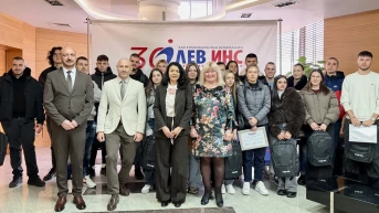 Успешен финал на **„ЛЕВ ИНС Кариера 360“**