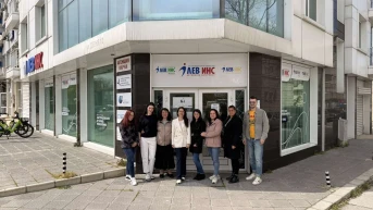„Истинският успех не е само в постигнатото, а в хората, които го създават и продължават напред“ - Искра Радева, ръководител на Aгенция Варна 1 споделя за своя професионален път в ЛЕВ ИНС