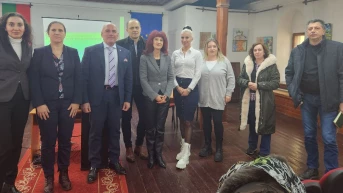 Социалната кампания на Лев Инс „Пази детето в Интернет” спечели подкрепата на Кюстендил