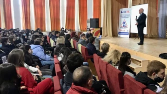 Огромен интерес към “Пази детето в интернет” в Кърджали