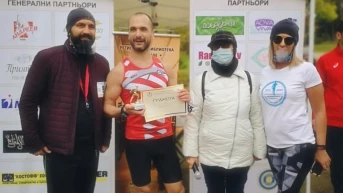 211 участници бягаха благотворително на връх деня на Народните будители