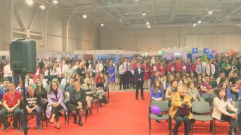 Учебната компания „Лев Инс Джуниър” взе участие в 21 традиционен панаир на Националната търговско-банкова гимназия