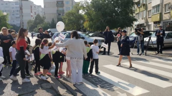 ЗК Лев Инс демонстрира съпричастие към каузата за опазване на децата и почете Европейския ден без жертви на пътя